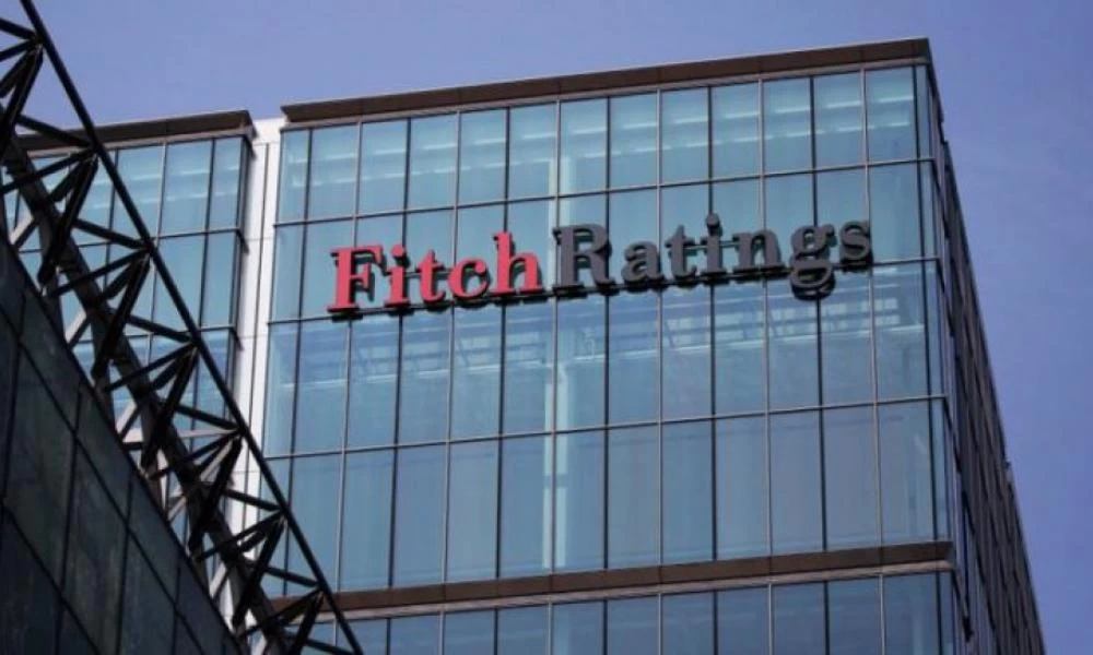 Fitch: Η οικονομική δραστηριότητα στην Ελλάδα ανακάμπτει ταχύτατα